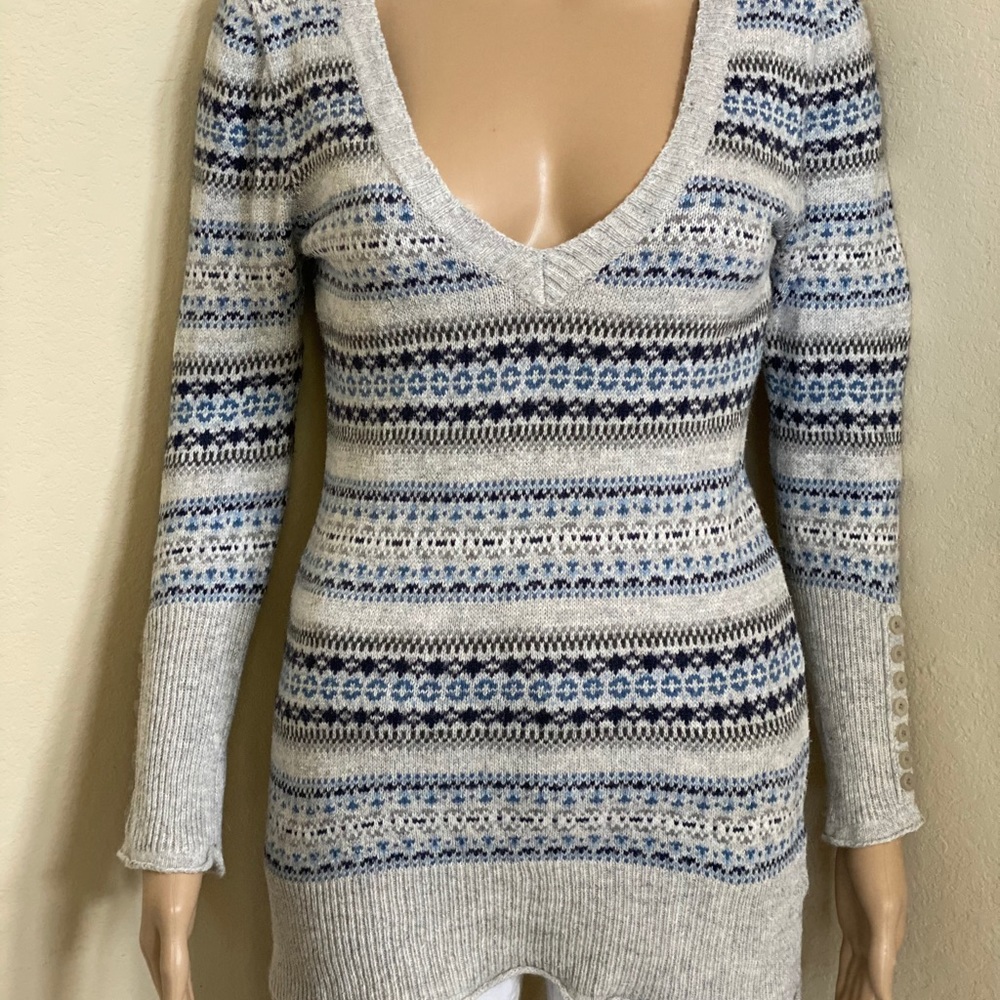 Kaisely V-Neck Sweater